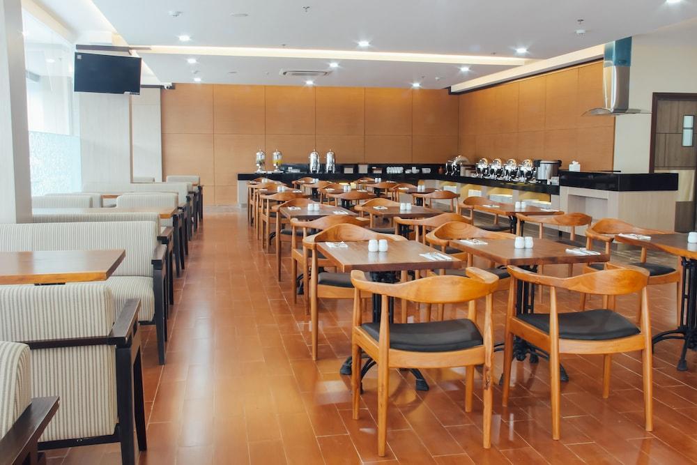 Terraz Tree Hotel Jakarta Ngoại thất bức ảnh