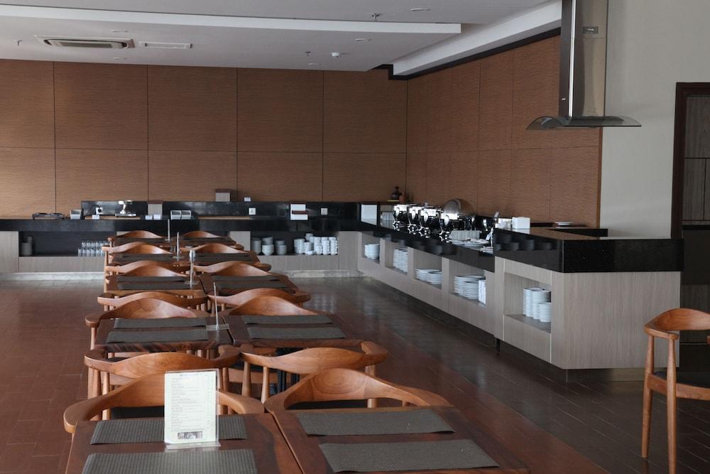 Terraz Tree Hotel Jakarta Ngoại thất bức ảnh