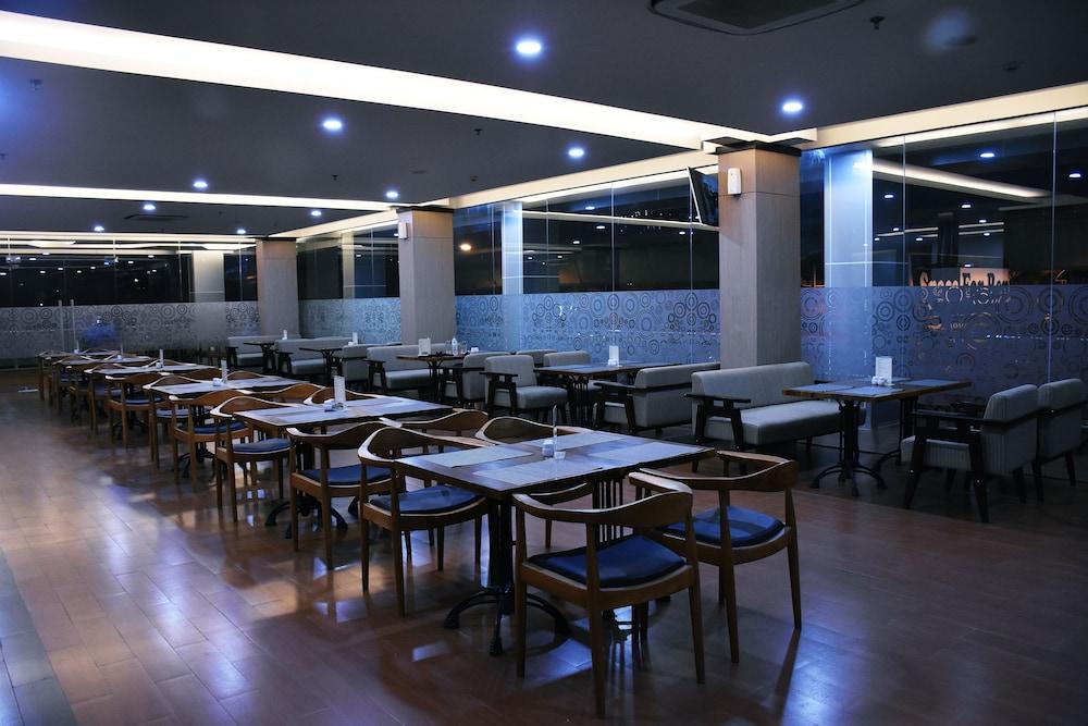 Terraz Tree Hotel Jakarta Ngoại thất bức ảnh