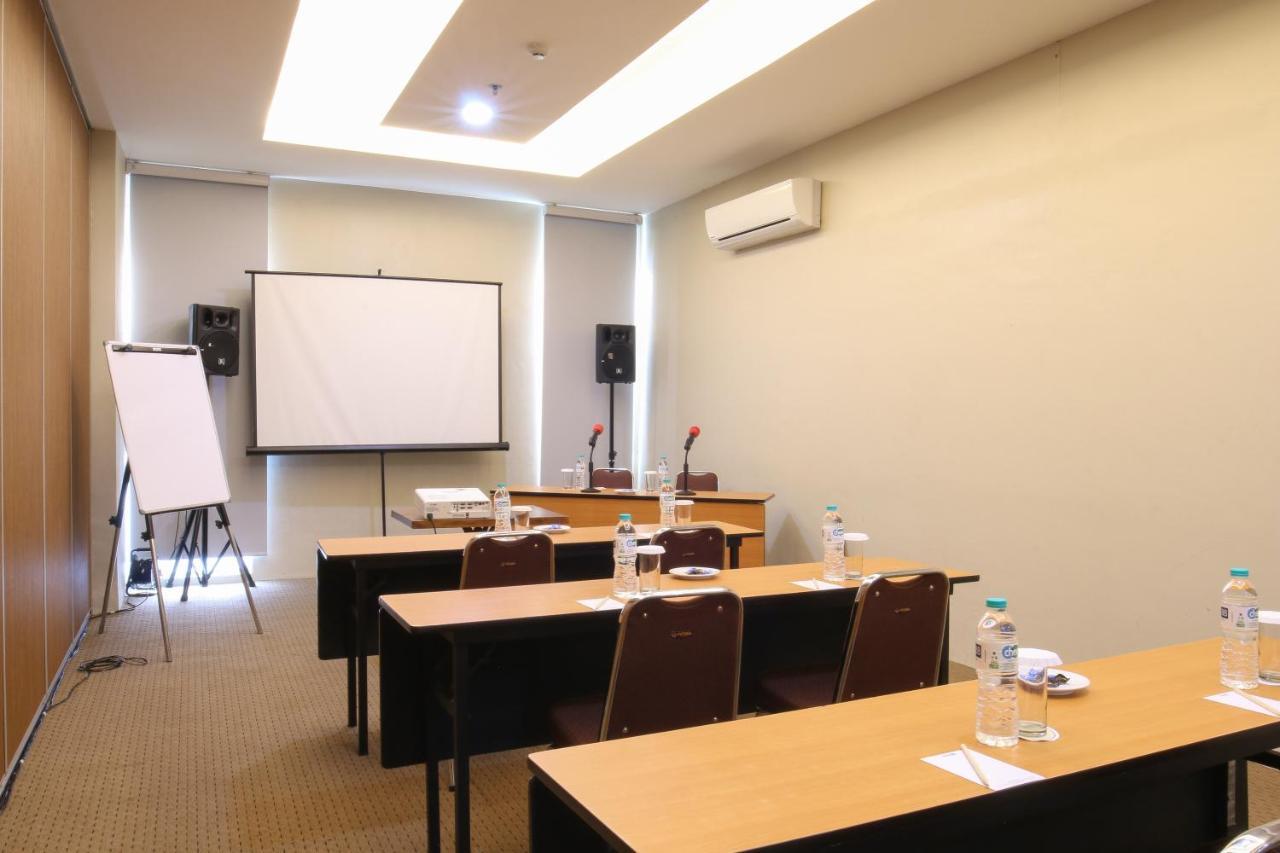 Terraz Tree Hotel Jakarta Ngoại thất bức ảnh