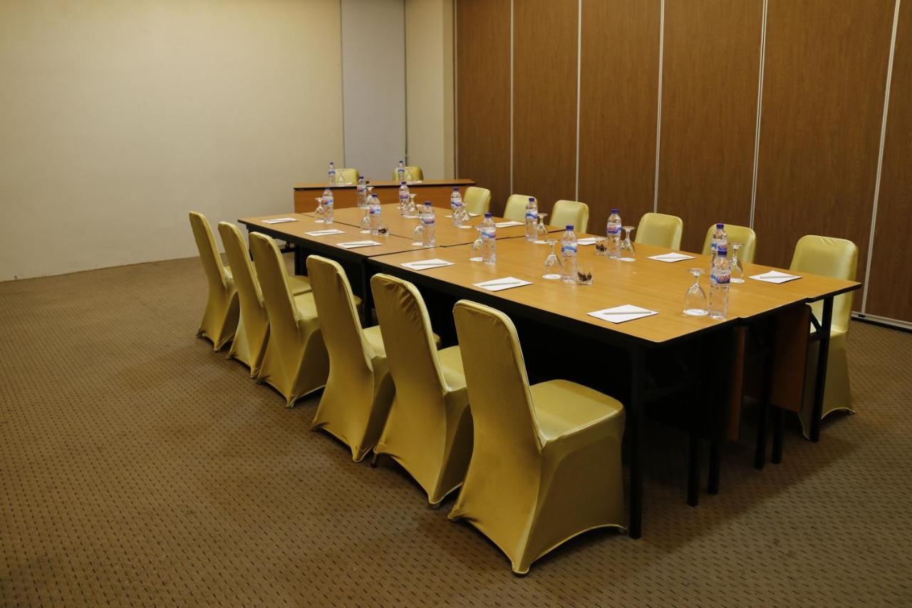 Terraz Tree Hotel Jakarta Ngoại thất bức ảnh