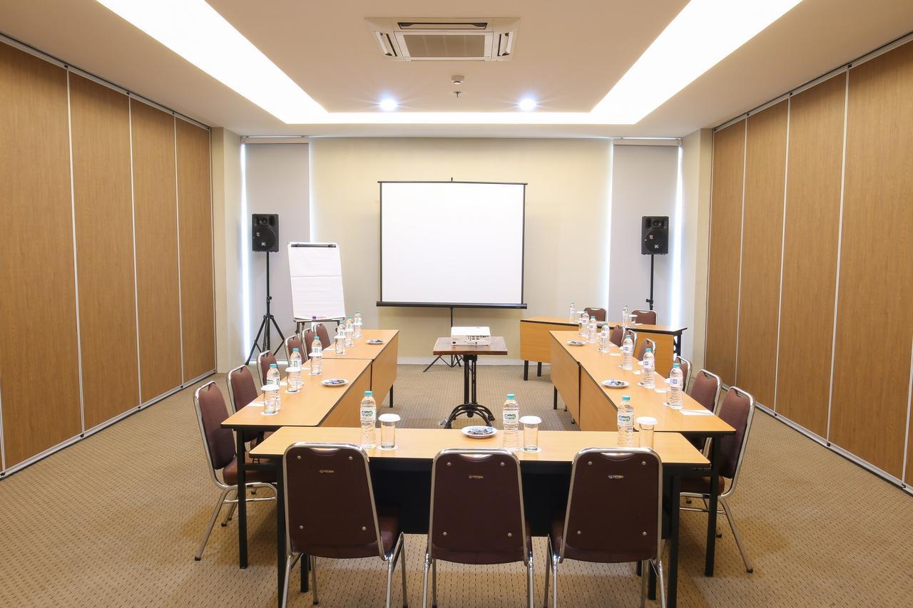 Terraz Tree Hotel Jakarta Ngoại thất bức ảnh